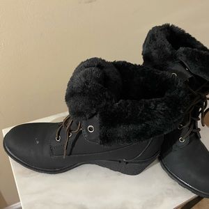 Gorgeous suede & faux fur boot Sz7